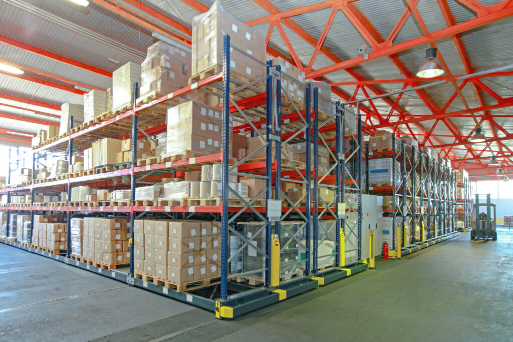 Mobile,Aisle,Racking,System,In,Distribution,Warehouse