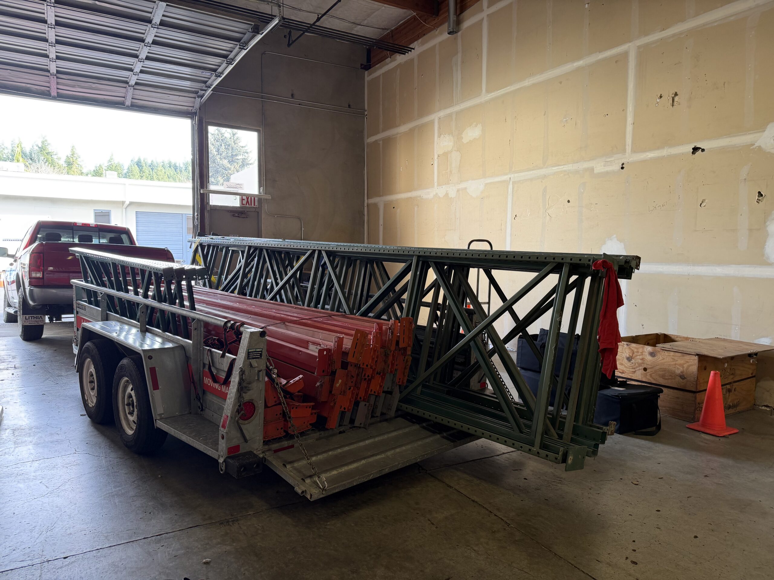 Organized pallet rack inventory